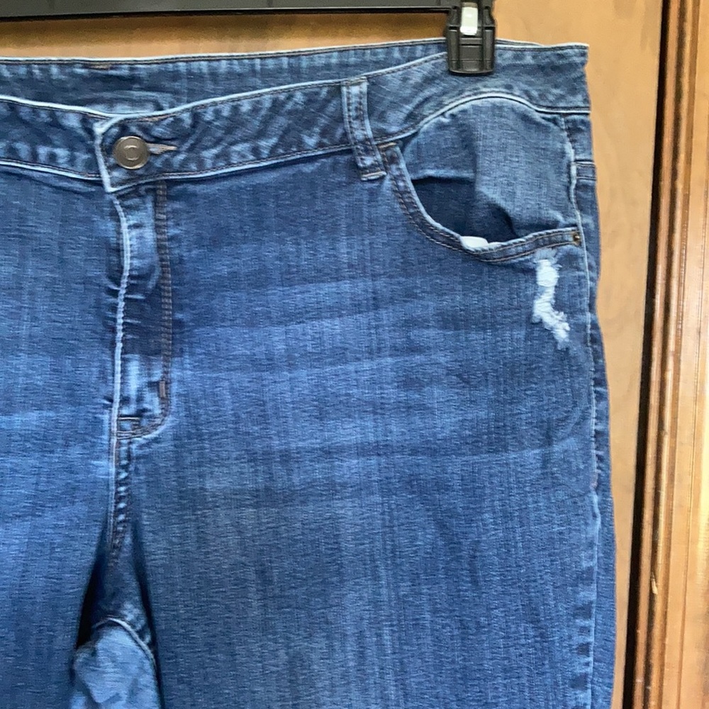 Venezia distressed jean with stretch size 26 S - Picture 15 of 16